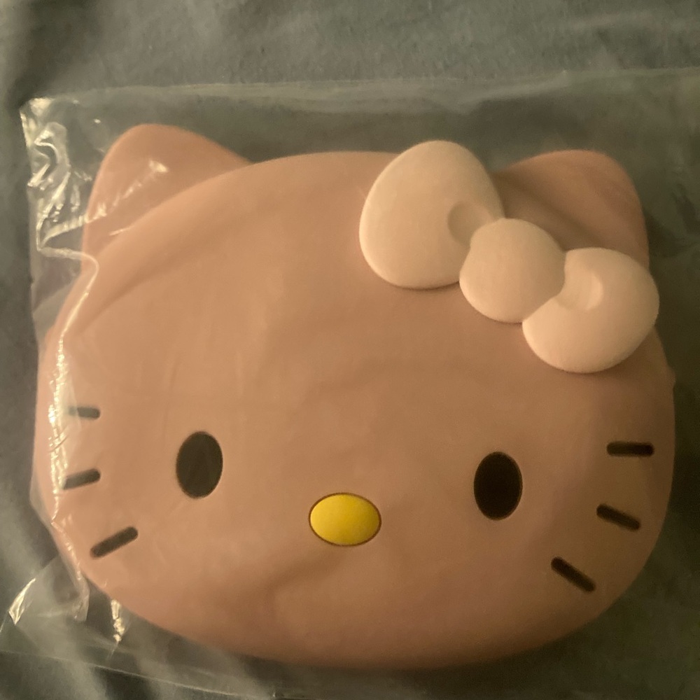 Hello Kitty Pink Face Bag for Kids - Picture 2 of 3